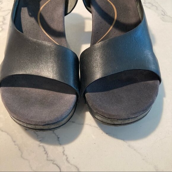 DANSKO  Sz 39 Sandals Diagonal Straps with Chunky Funky 2” Heels - Picture 4 of 11